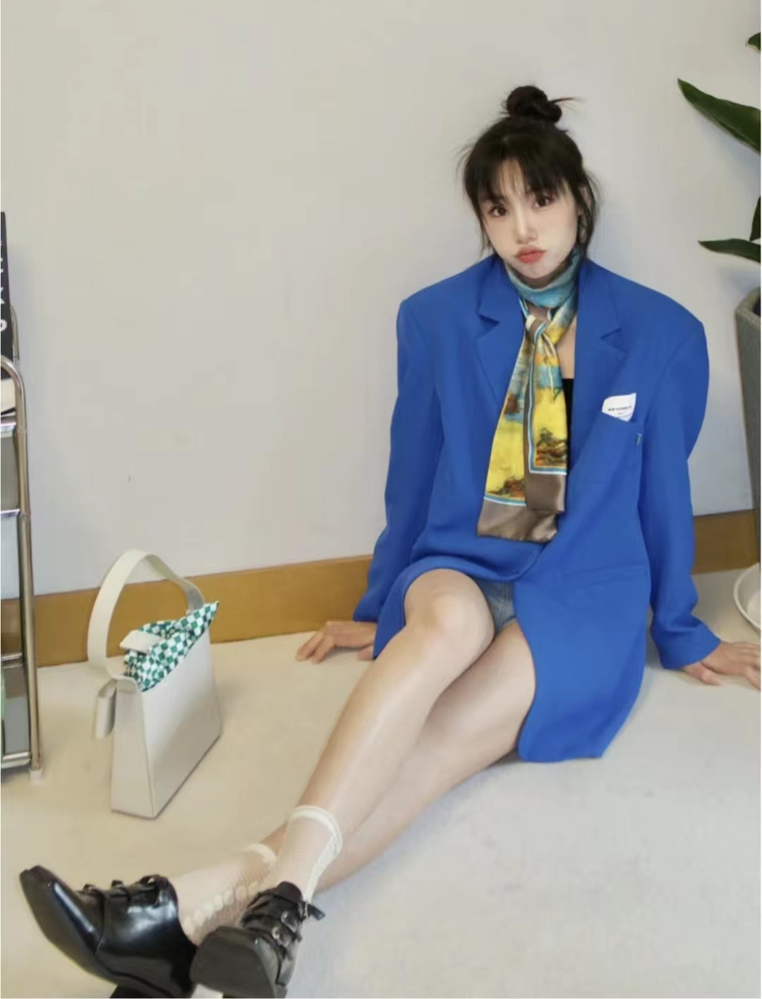 西装外套怎么搭配裙子好看气质,西装外套搭配时髦女士