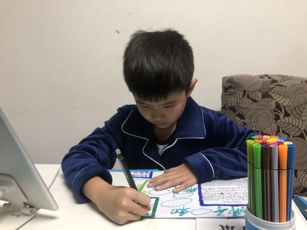 渭南高新区教育文体局：阅读童话故事巧绘童话世界