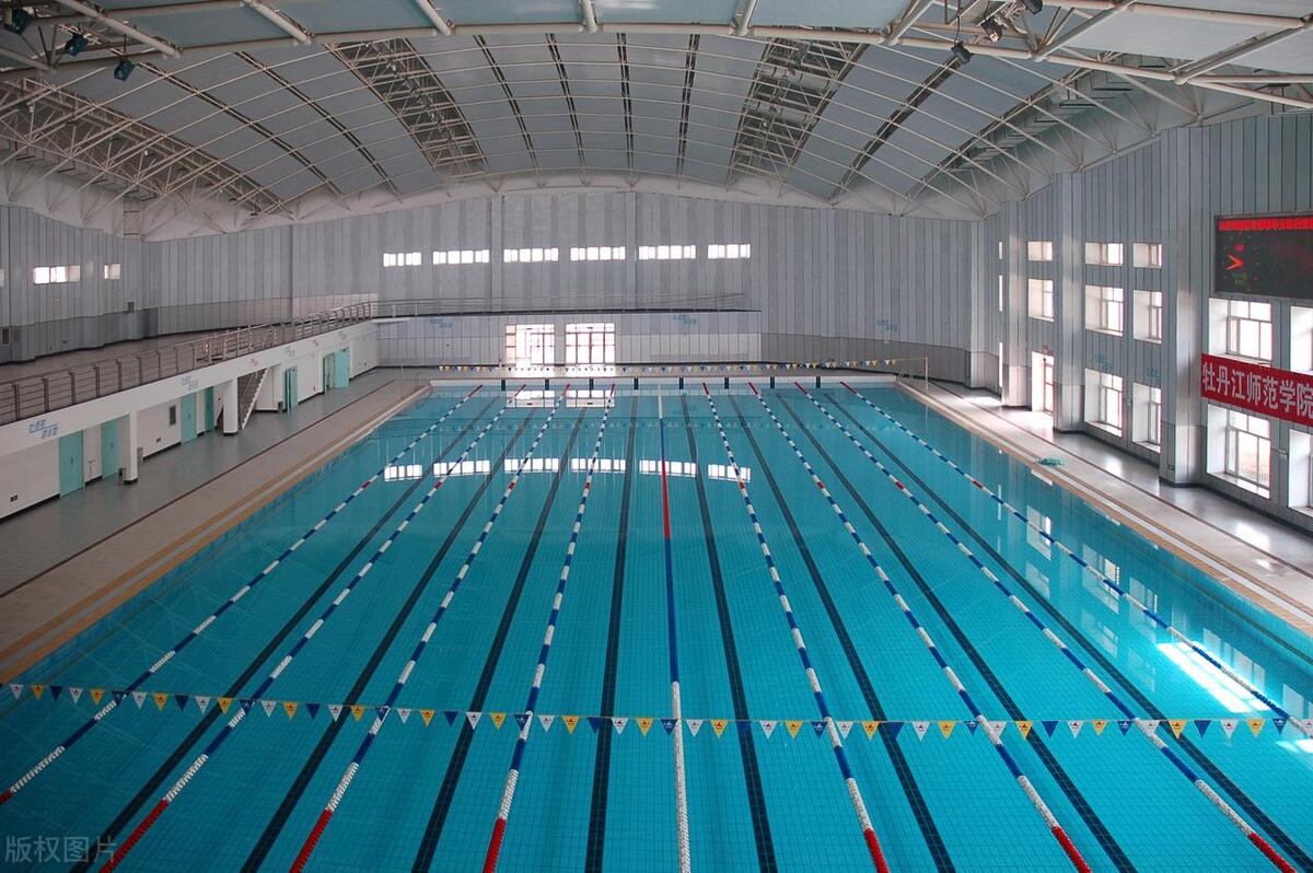 游泳会引起急性膀胱炎吗,女子游泳得膀胱炎