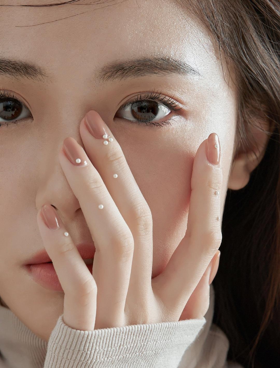 皮肤干燥刺痛用什么护肤品,脱皮刺痛泛红用什么护肤品