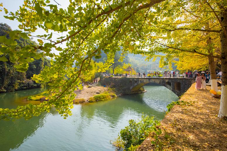 閲戠涔嬬害,閲戠鍗佹湀鍥藉簡涓鍋囨湡浣忓鏀荤暐