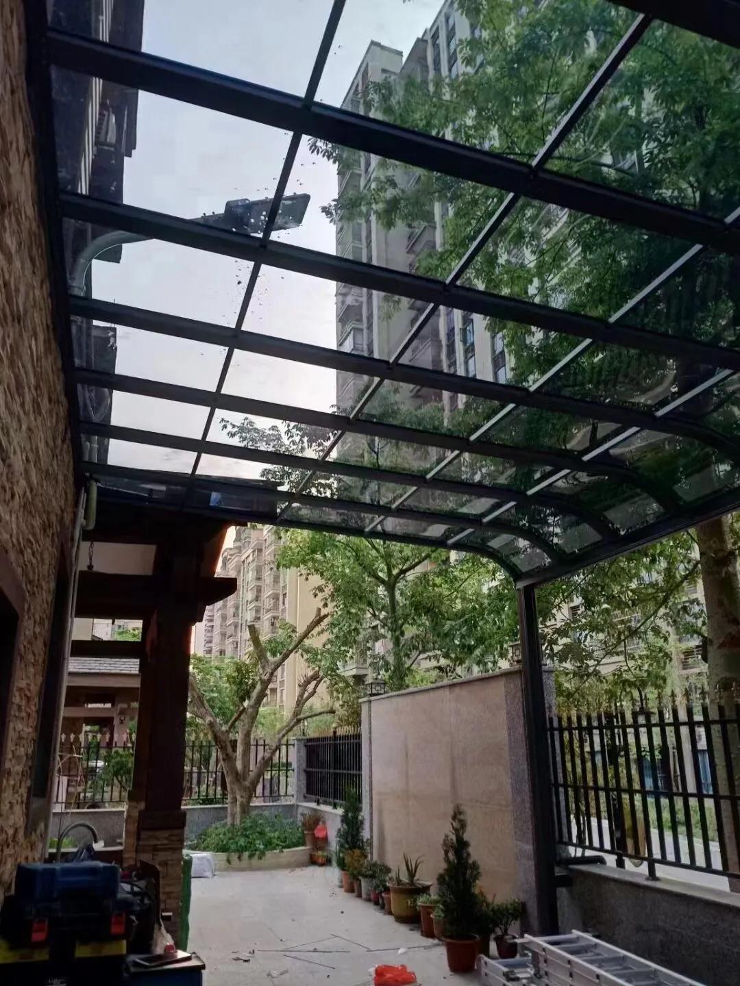 雨棚遮阳聚碳酸酯板,聚碳酸酯板雨棚下雨天响声