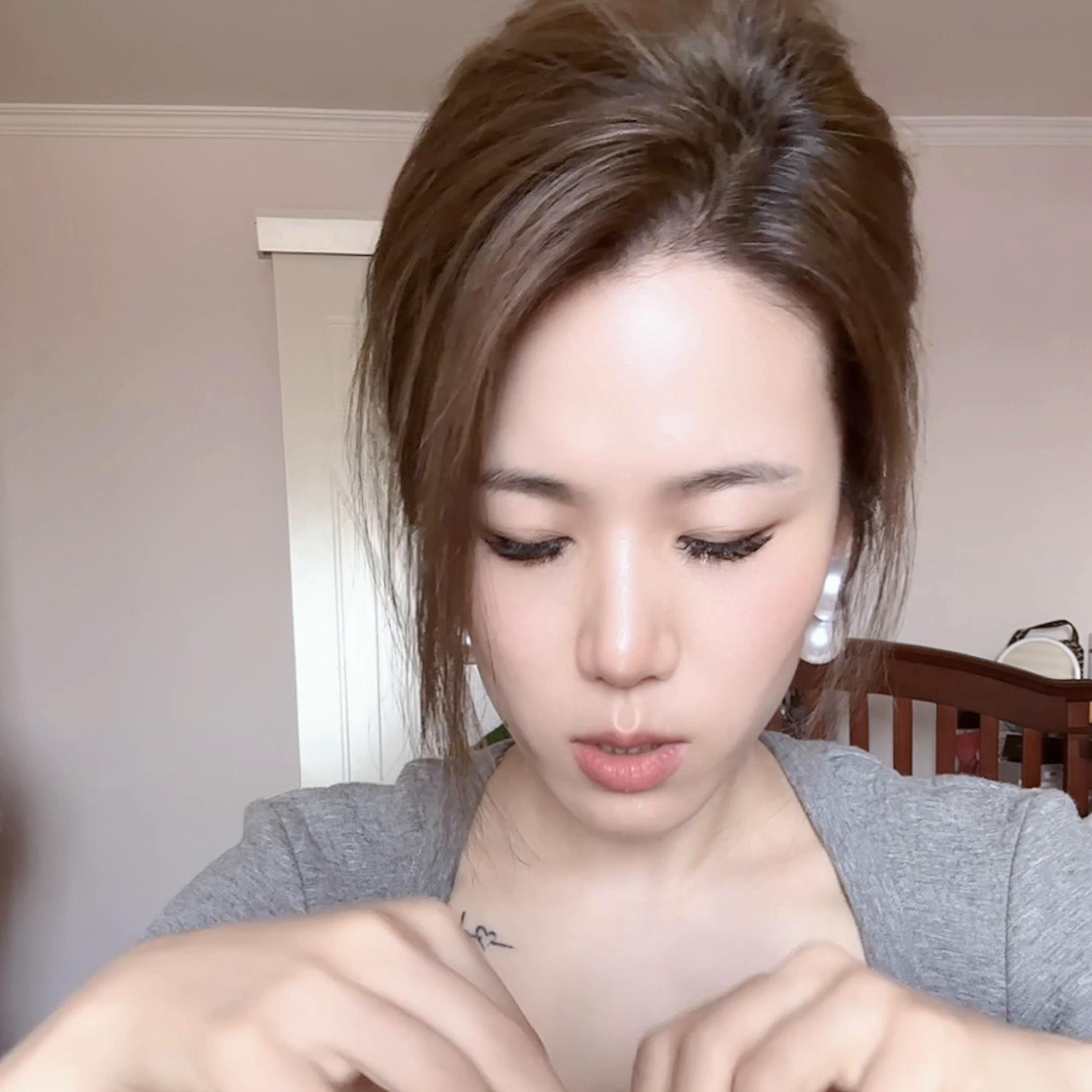 心动了两个月终究还是出手了，找买手买的，其实我不排斥甚...