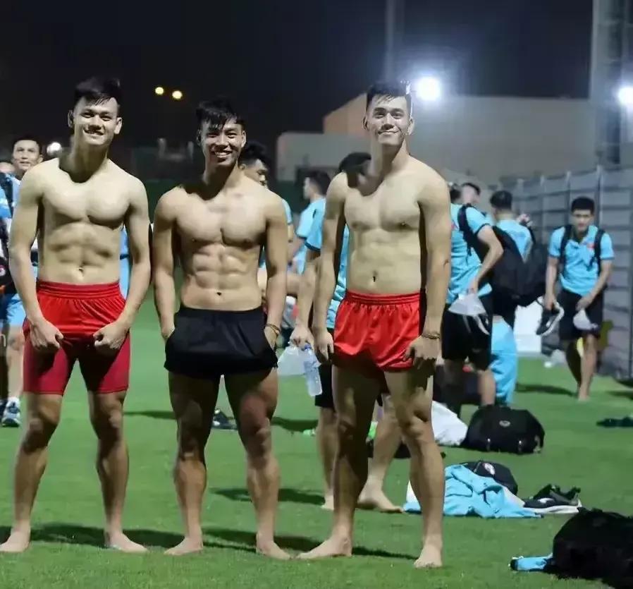 北京保姆揭露男足,保姆曝光国足球员奢侈生活