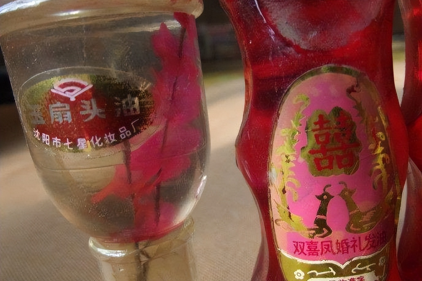 七八十年代供销社里的打酱油、雪花膏、搪瓷缸子，全是当年的味道