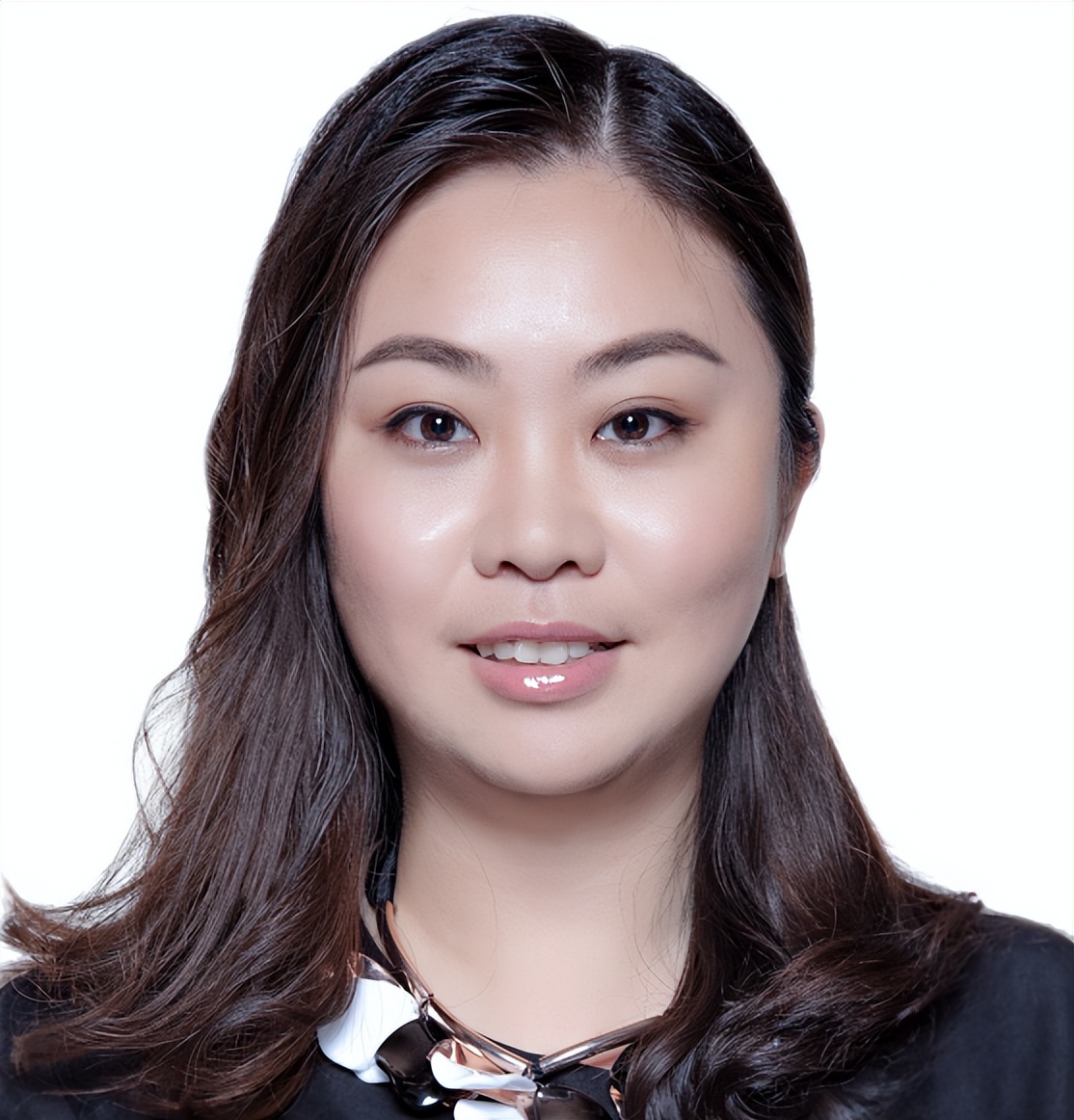 全网曝光量突破1000万+，国际顶流设计师与数字科学家组建豪华评委团助阵中国首个AIGC服装设计大赛！