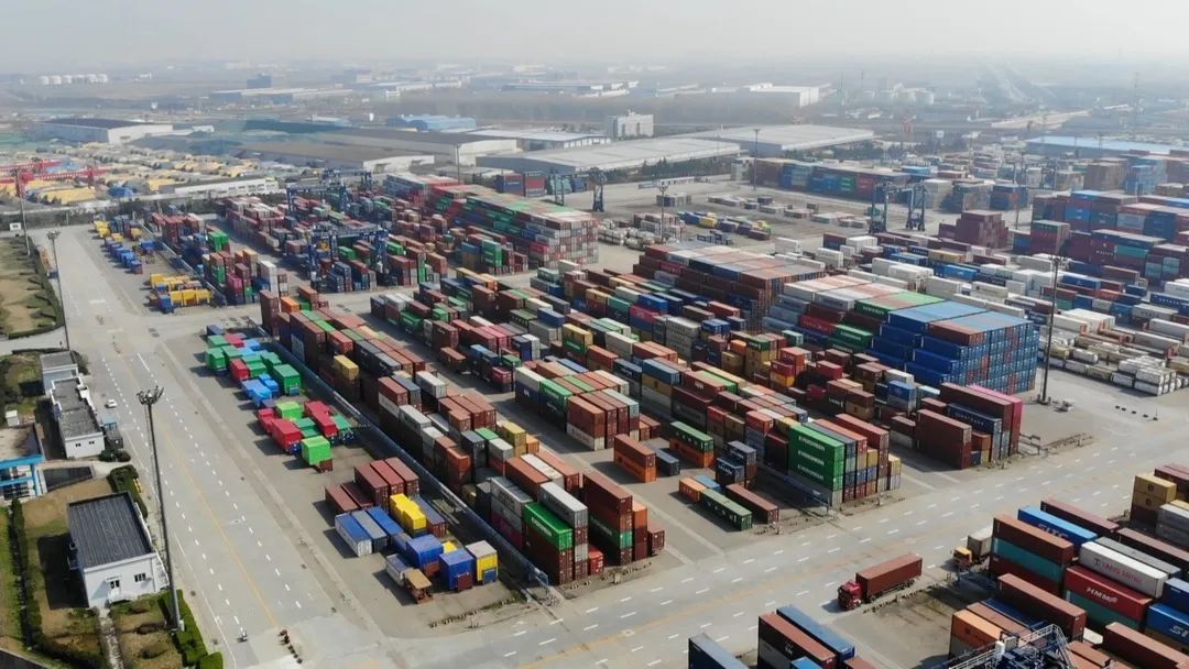 “黄金列车”助力南京外贸逆势增长