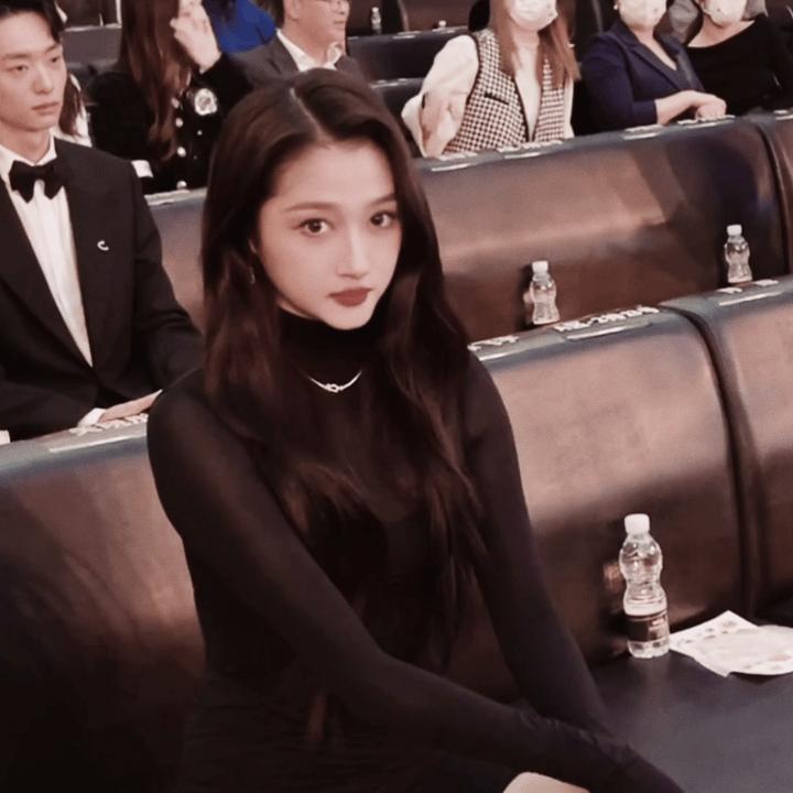 胎毛刘海遮发际线鼻子塌,gq红毯杨幂胎毛刘海造型