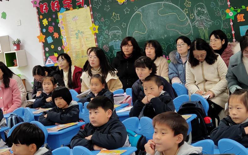 在编教师选择在乡镇好还是城里,小县城的教师好当吗