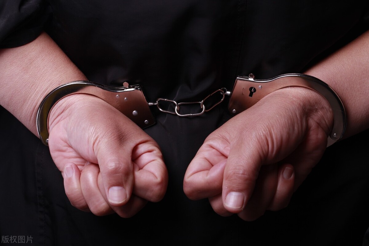 家人被刑事拘留家属应该带些什么,家人被刑事拘留家属应该做哪些