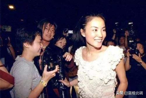 当初王菲和李亚鹏怎么走到一起的,王菲和李亚鹏怎么走到一起的