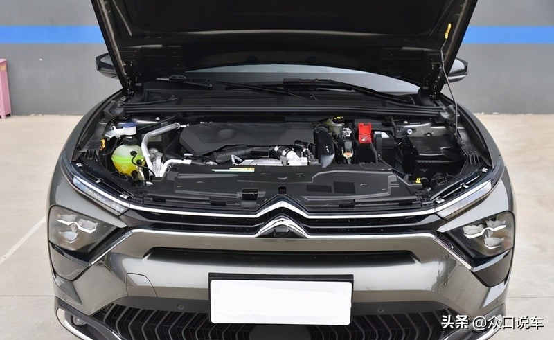 凡尔赛和凯美瑞哪个值得购买,凯美瑞与凡尔赛