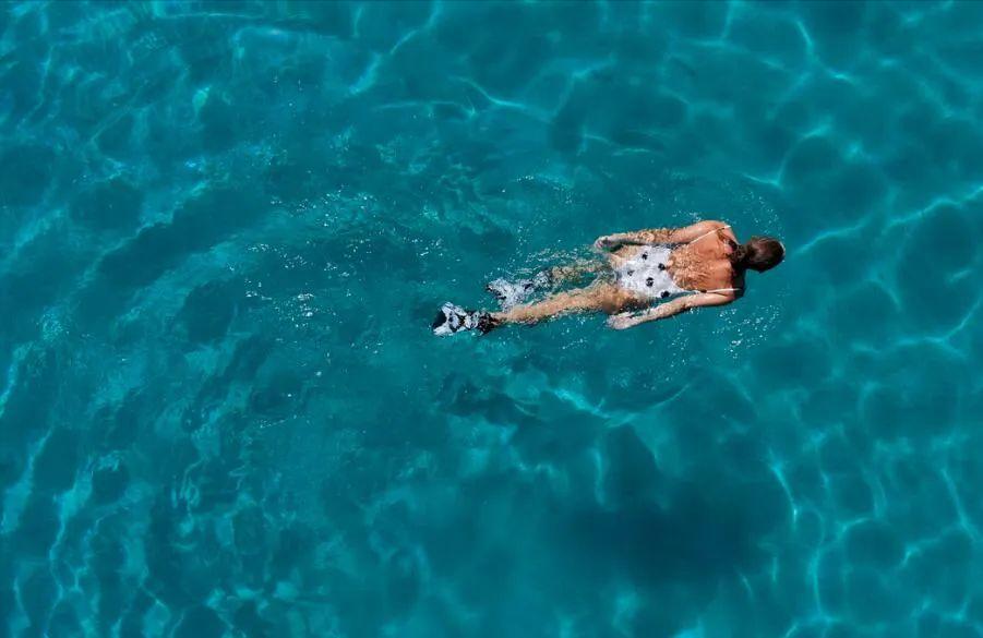 游泳是最好的运动减肥方法,游泳和跑步哪个运动减肥