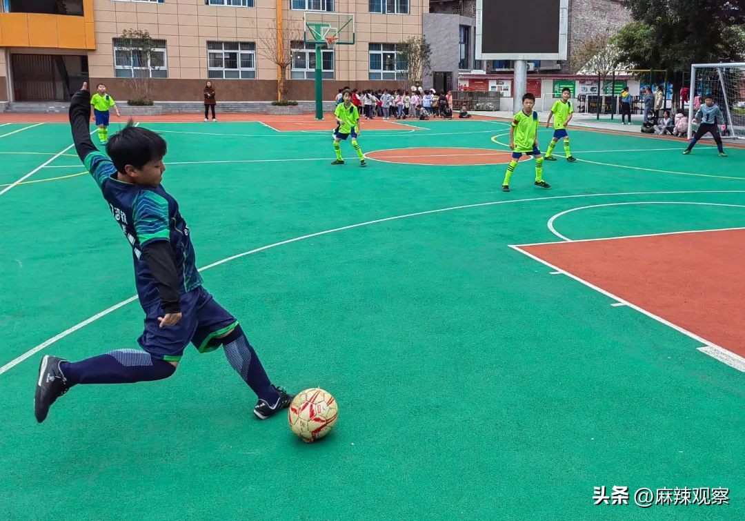 巴中市实验小学向风而行始于足下