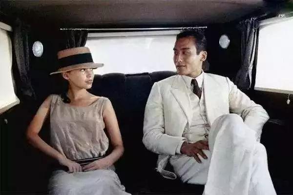 文学上最美的《情人》：将最露骨的男女事，用最干净的方式讲出来