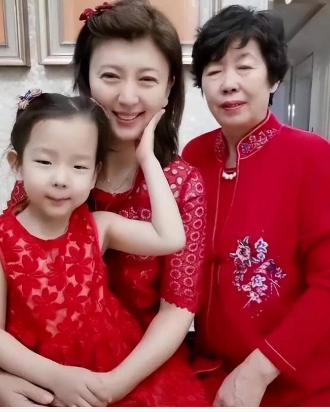 赵本山做错了什么,赵本山跟闫学晶有什么事吗