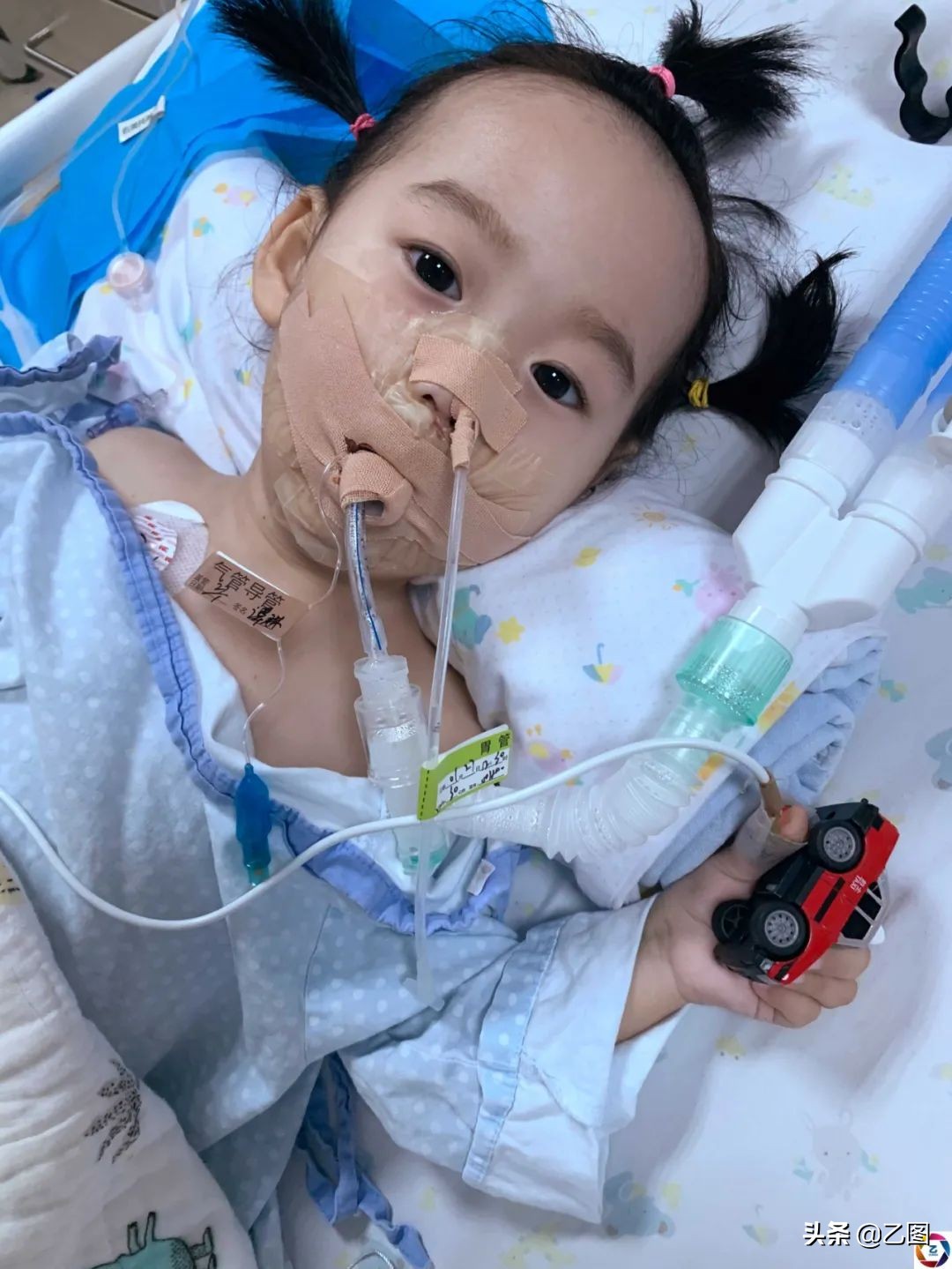 二宝4个月突然不会动弹,二宝四个月突然不会动弹