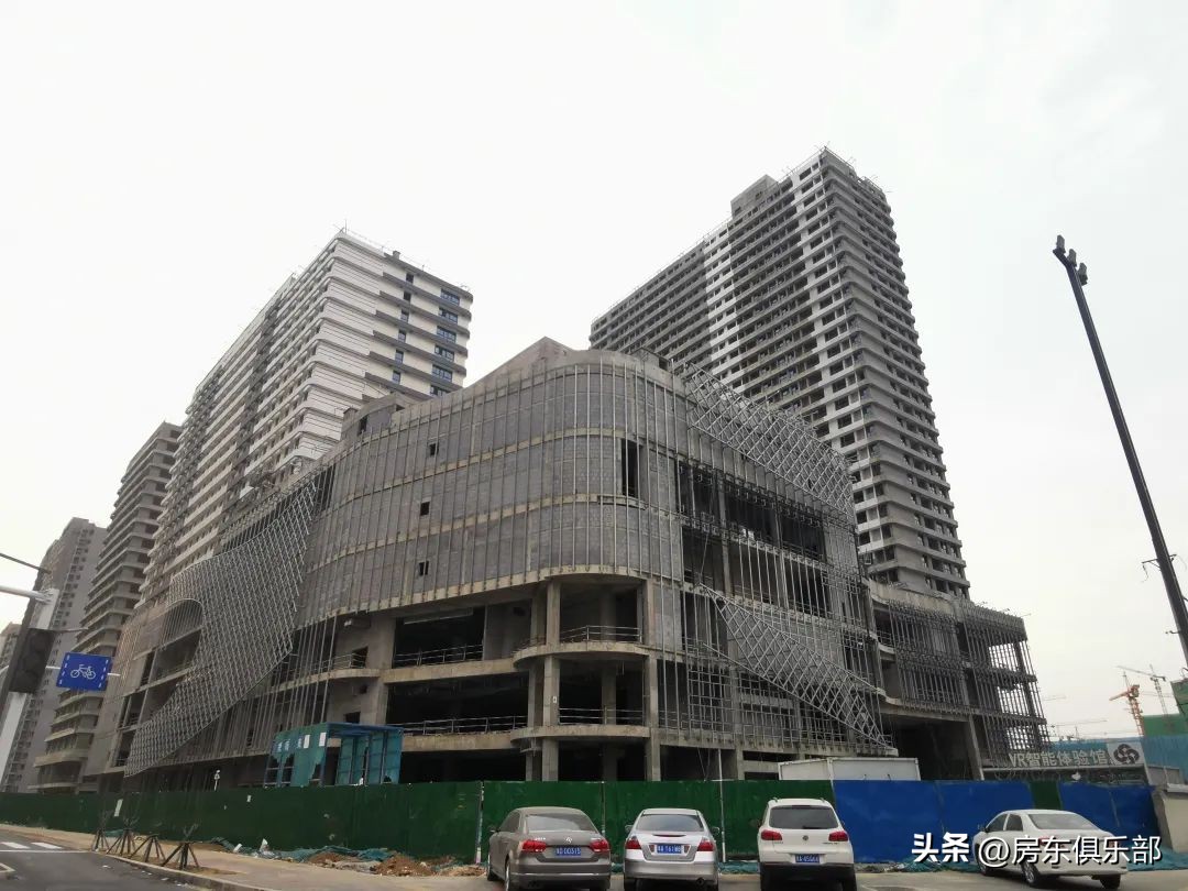 上万户业主只配2所幼儿园，孩子们在小区里野蛮生长到何时？