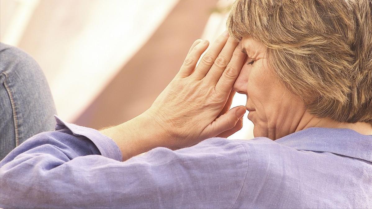 女性缺乏雌激素的七个表现,雌激素旺盛的女性会有这几个表现