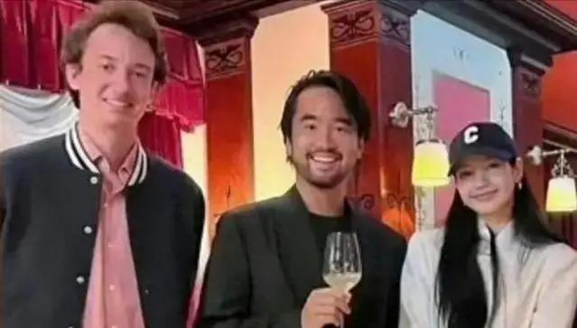 lisa被嘲脱离韩式滤镜颜值大跌,lisa现状变泰妹