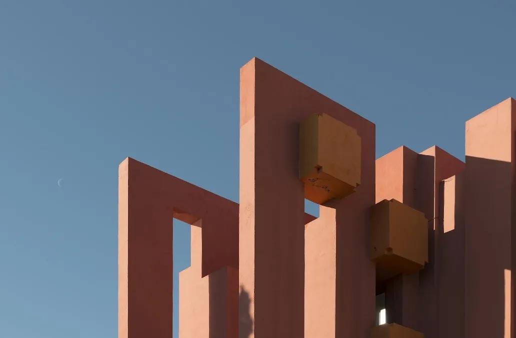 西班牙鬼才建筑师的梦幻世界,西班牙鬼才