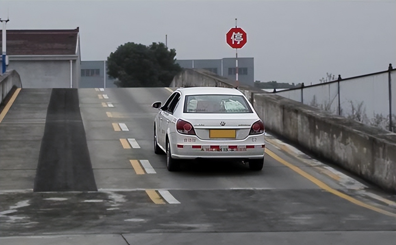 c2c1驾驶证区别,c1和c2驾驶证有什么区别