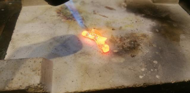 买黄金首饰注意真假,买黄金时一定要看清楚黄金的材质