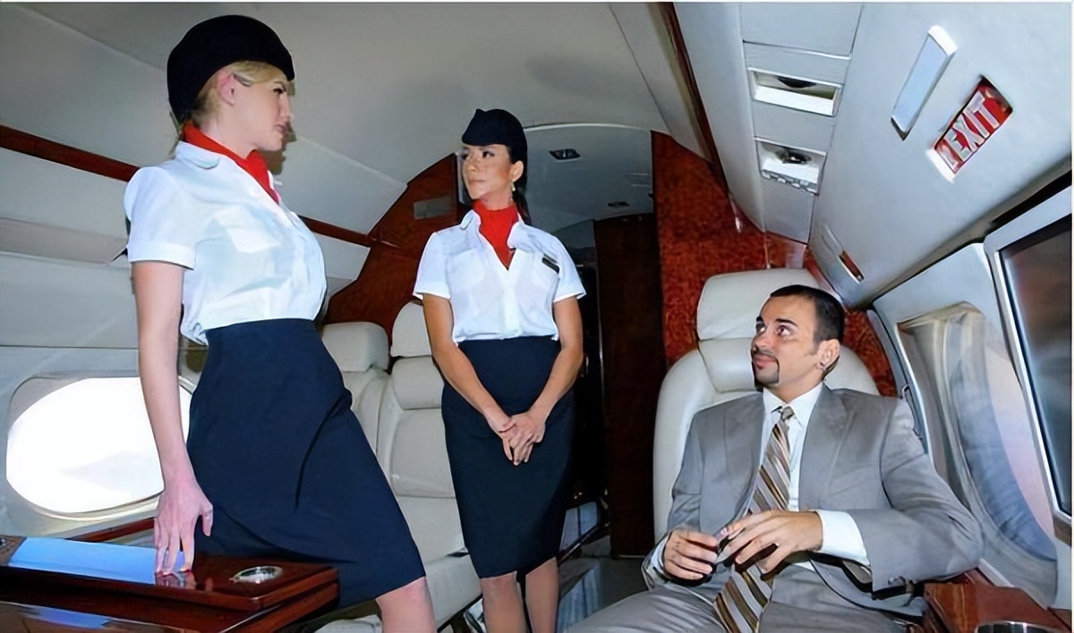 有钱人私人飞机,私人飞机上的空姐都做什么
