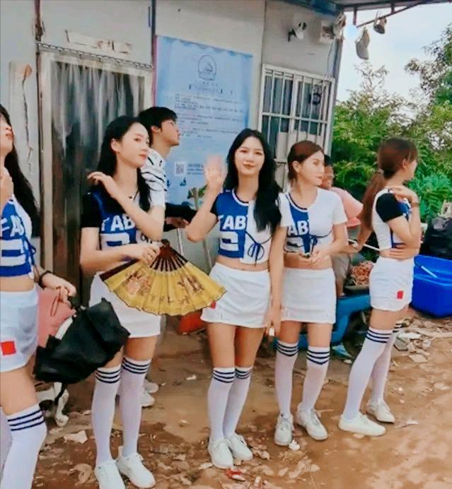 拉拉队历史简介,拉拉队原背景