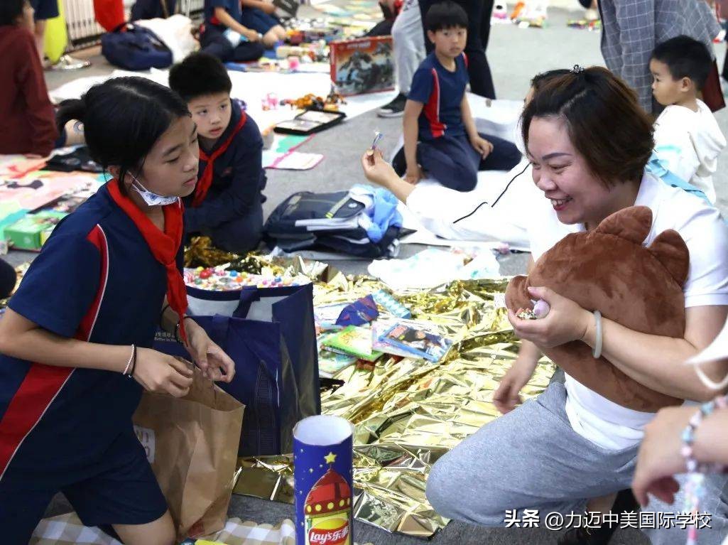 小学生爱心义卖暖人心,以爱为名的义卖