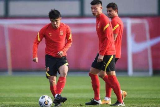 国足新星留洋首秀,国足14岁留洋