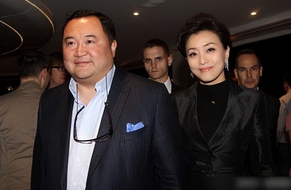 杨澜的现在国籍是什么国籍,杨澜采访巩俐关于国籍的看法