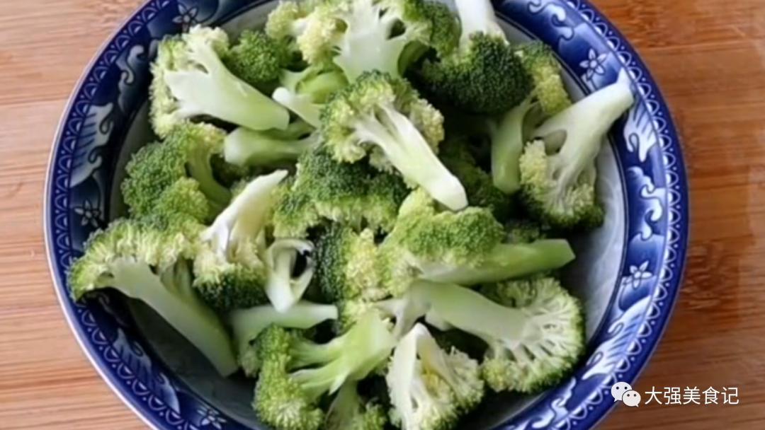 这2份食疗方子一定能帮到你,失眠克星就靠一道药膳汤