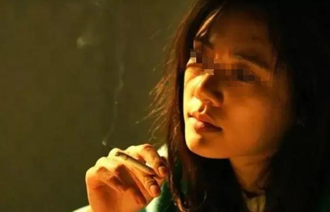 18岁拍大尺度写真，被母亲骂去死，44岁的国民媳妇，活成了…