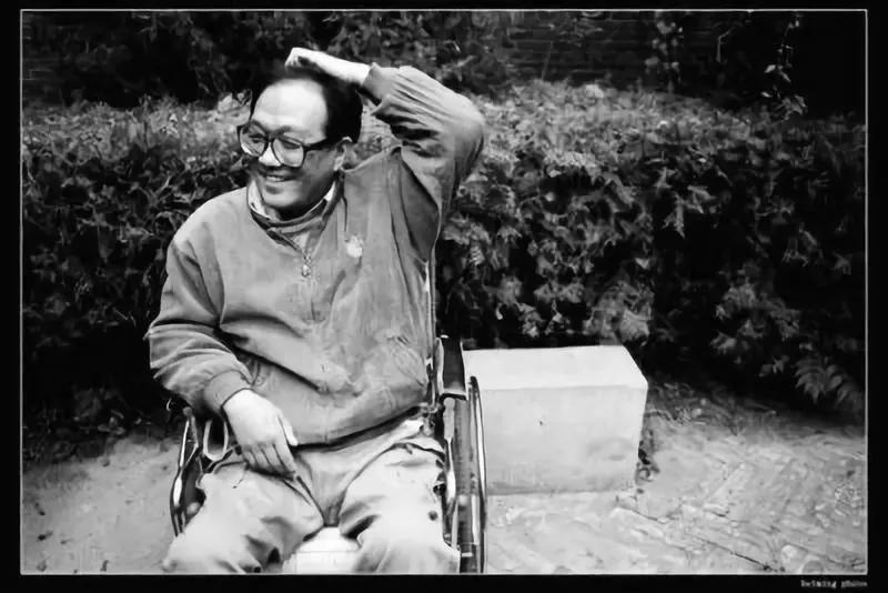 豆瓣9.2,是史铁生永不能忘的地坛