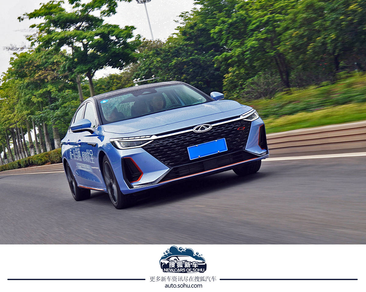 奇瑞艾瑞泽8对比长安uni-v,奇瑞艾瑞泽82.0t试驾