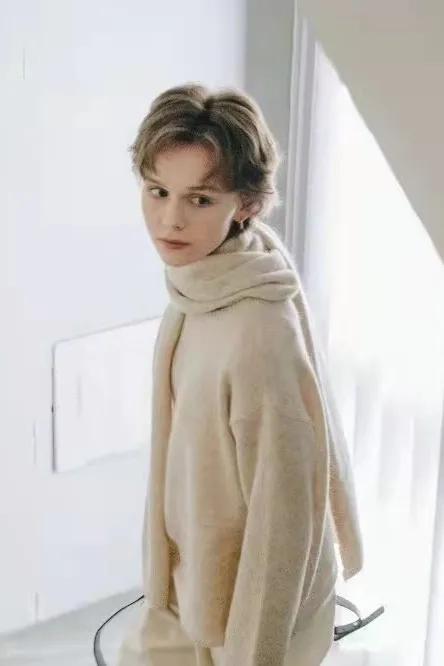 没想到!这3款“奶奶款毛衣”让姑娘们这么上头