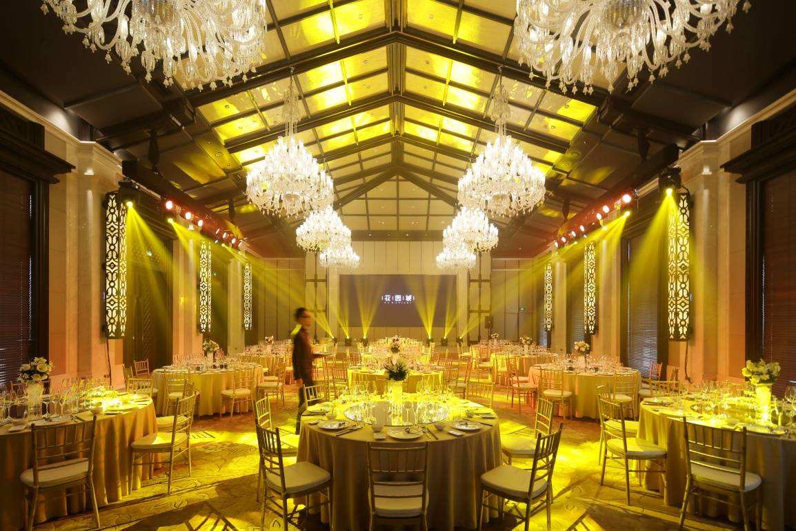 为何现在很多都不穿皮鞋了,为什么穿皮鞋的人越来越少