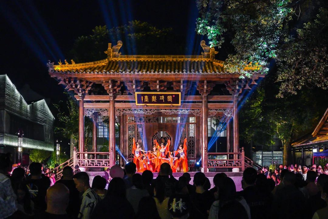 小朋友眼中藏着怎样的邛崃？