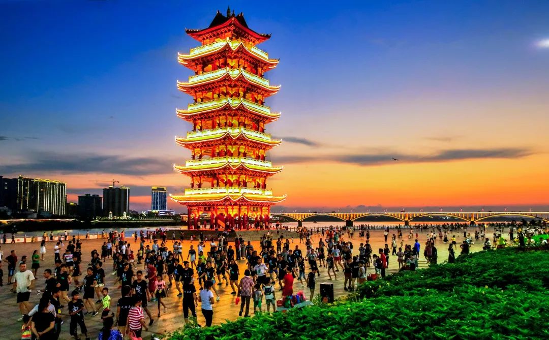 广西平南一日游必去景点,平南佛子岭旅游康养度假区