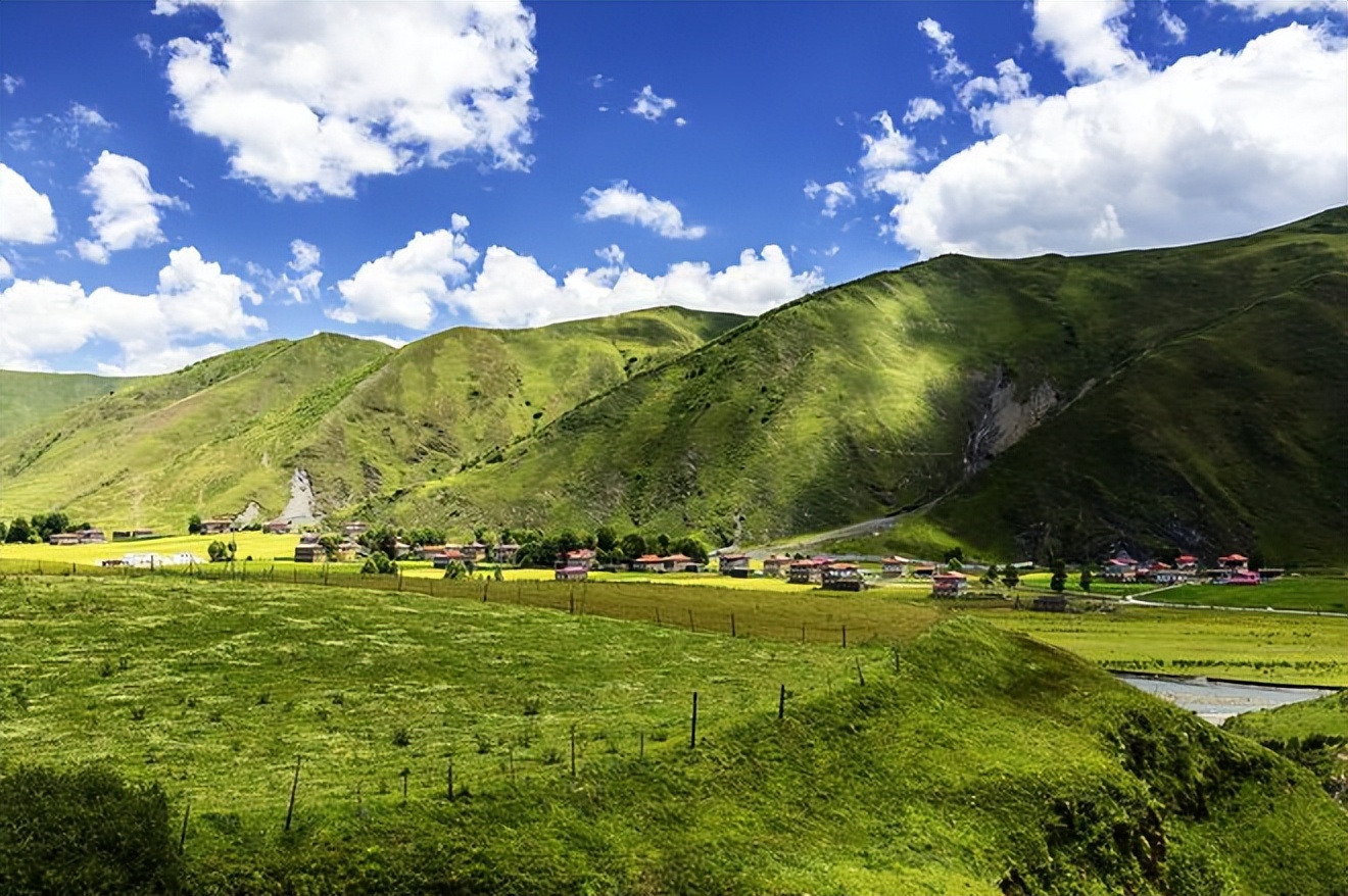 4月暖和自驾游适合去的地方,这个季节适合去哪旅游自驾