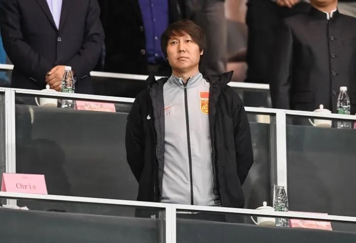 李铁以自己的方式拯救中国足球,李铁的产业