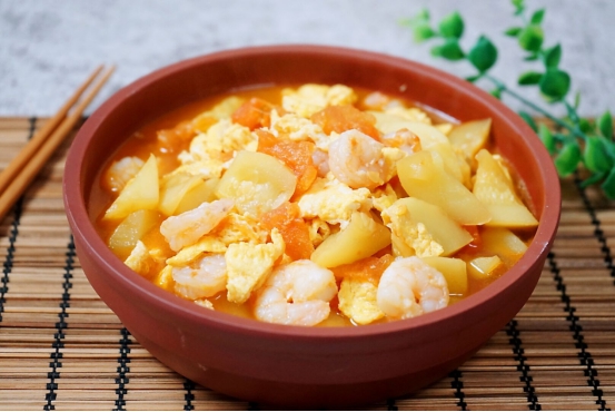 儿童番茄西葫芦木耳炒虾仁,西葫芦炒番茄怎样炒才能出汁好吃