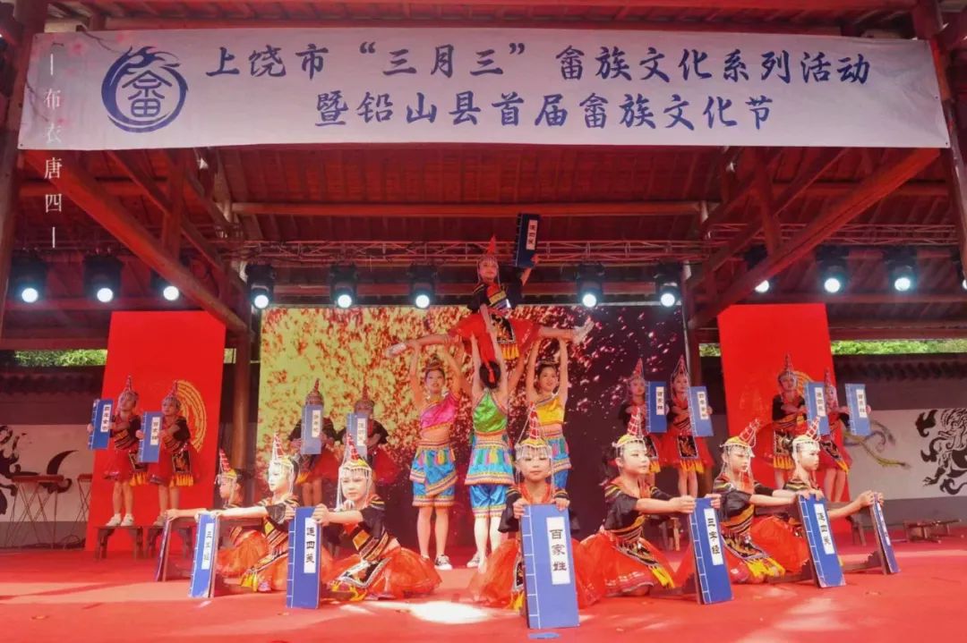 涓婇ザ閾呭北鐣叉棌椋庢儏,澶╀笅show