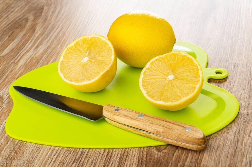 家用菜板的正确使用方法,常用菜板立起还是平放好