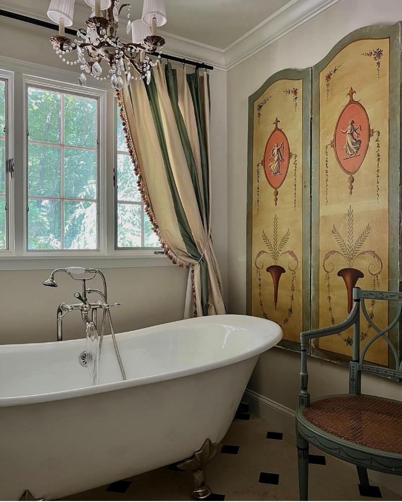 30岁女主装扮的美国住宅，花哨又闪亮，复古极繁主义也别具魅力