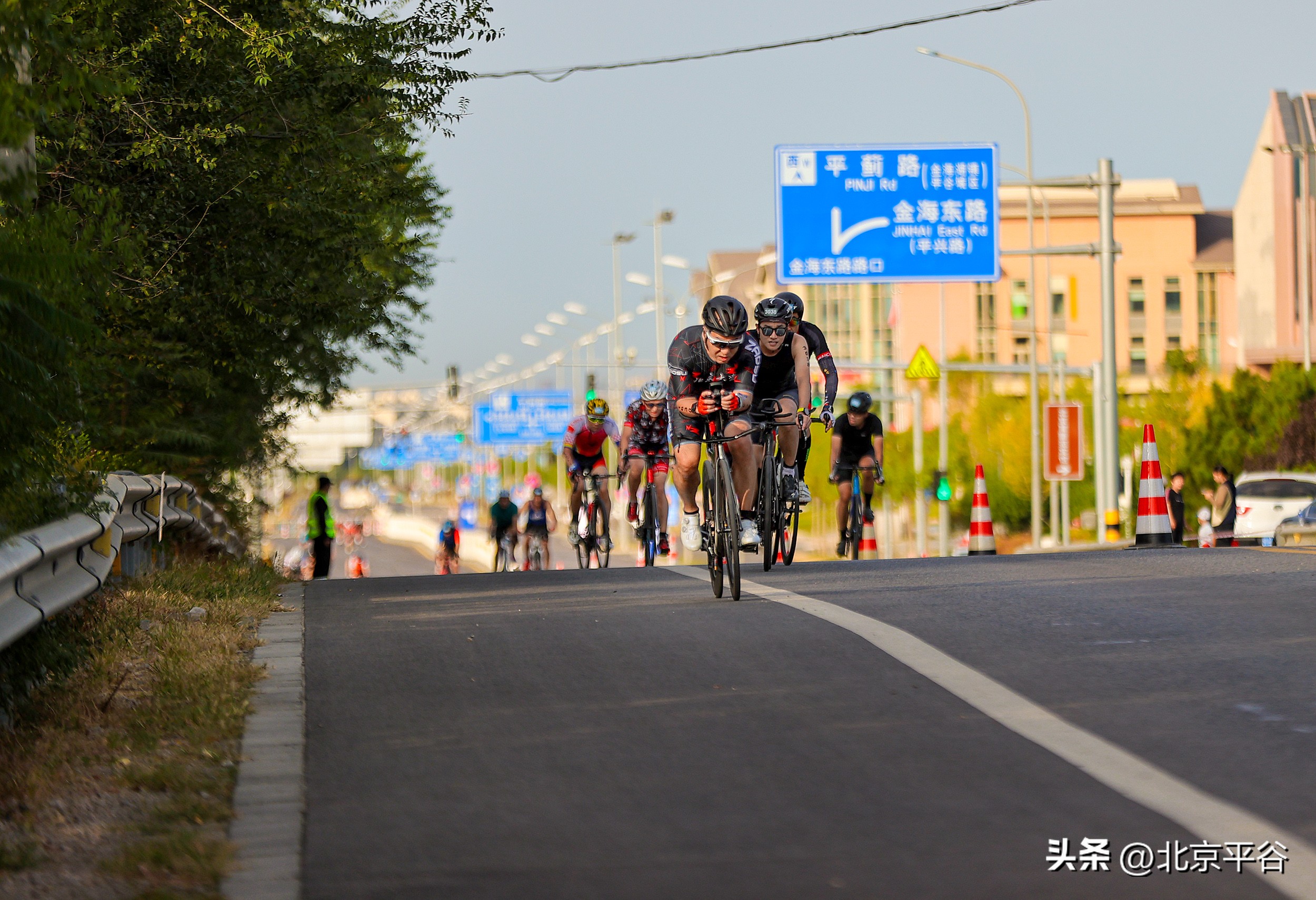 桃醉平谷2022中国·京津冀铁人三项赛暨第二十三届X-BIONIC三夫铁人三项赛在北京金海湖开赛