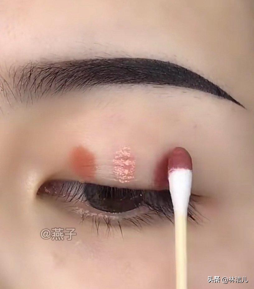 鍚存槙鍚屾灏戝コ鎰熷,鍚存槙鐢ㄤ節瀹牸鐪煎奖