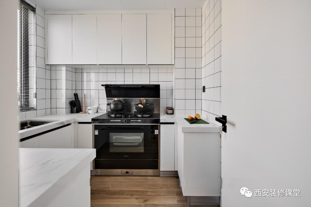 三房二厅北欧原木,130平方三室一厅轻奢极简