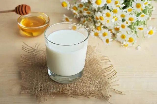 结晶蜂蜜和不结晶蜂蜜哪个好一点,结晶的蜂蜜好还是不结晶的好